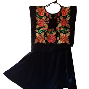Traje negro con flores naranjas